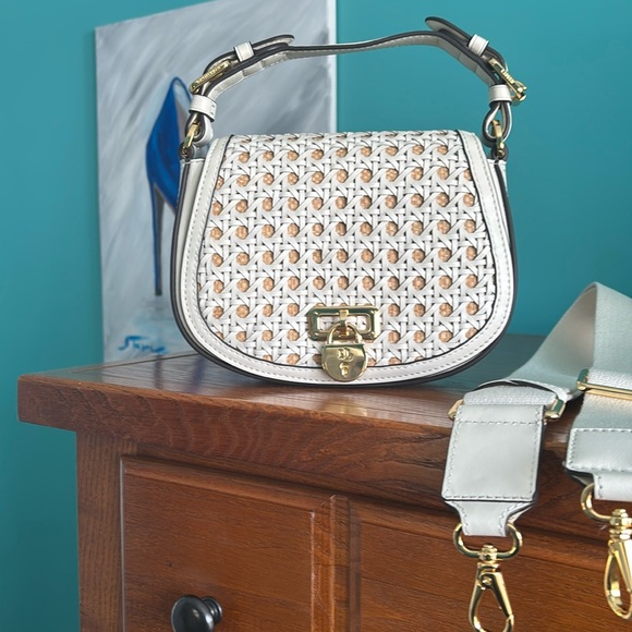 Ralph Lauren Handbags - Ralph Lauren, beautiful cream colored crossover bag
